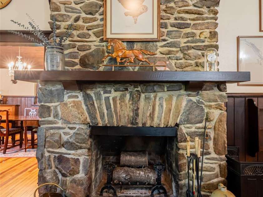 711 Shawnee Trail, Asheville, NC 28805.  MLS# CAR4388610, YatesRealty ID 28765. 