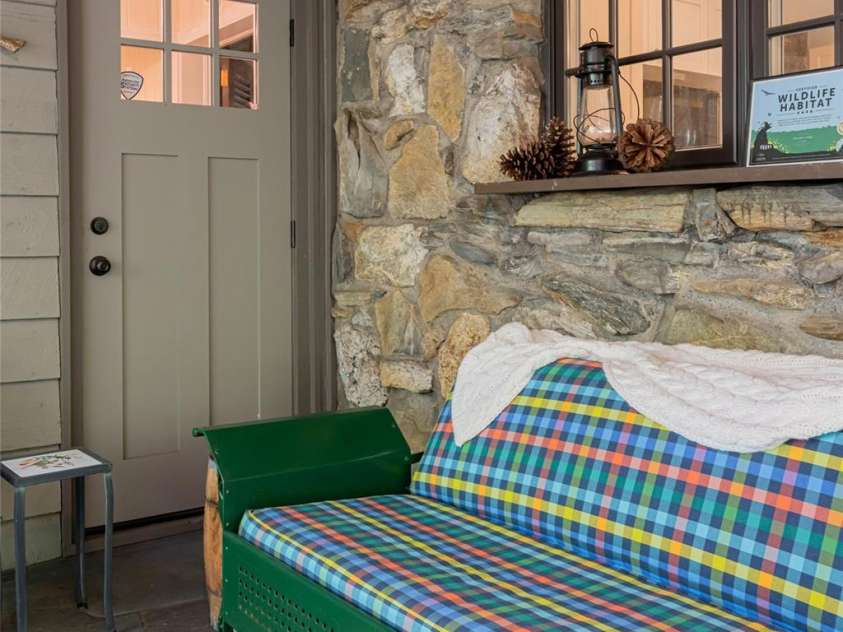711 Shawnee Trail, Asheville, NC 28805.  MLS# CAR4388610, YatesRealty ID 28765. 