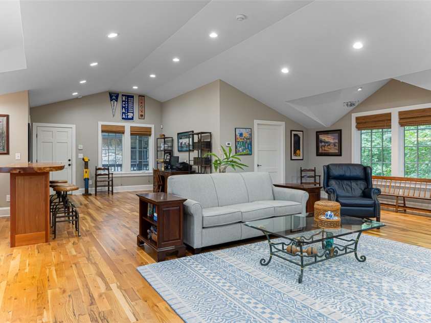 711 Shawnee Trail, Asheville, NC 28805.  MLS# CAR4388610, YatesRealty ID 28765. 