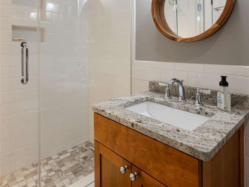 711 Shawnee Trail, Asheville, NC 28805.  MLS# CAR4388610, YatesRealty ID 28765. 