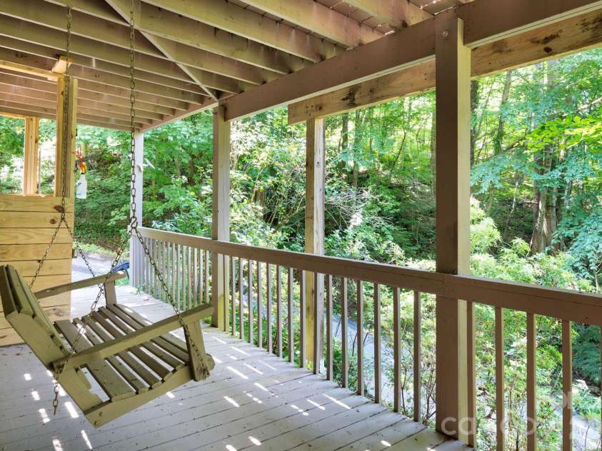 450 Elk Mountain Scenic Highway, Asheville, NC 28804.  MLS# CAR4386554, YatesRealty ID 28766. 