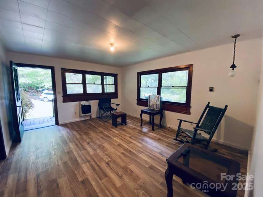 15 Valor Road, Glenville, NC 28736.  MLS# CAR4285294, YatesRealty ID 28767. 