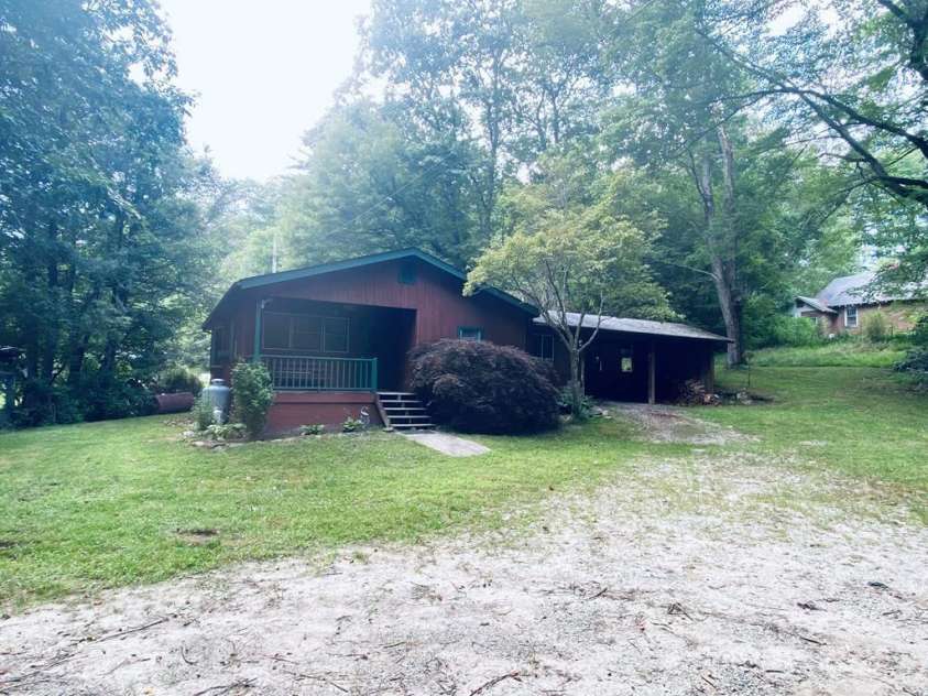 15 Valor Road, Glenville, NC 28736.  MLS# CAR4285294, YatesRealty ID 28767. 