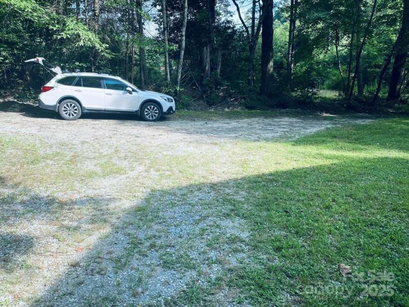 15 Valor Road, Glenville, NC 28736.  MLS# CAR4285294, YatesRealty ID 28767. 