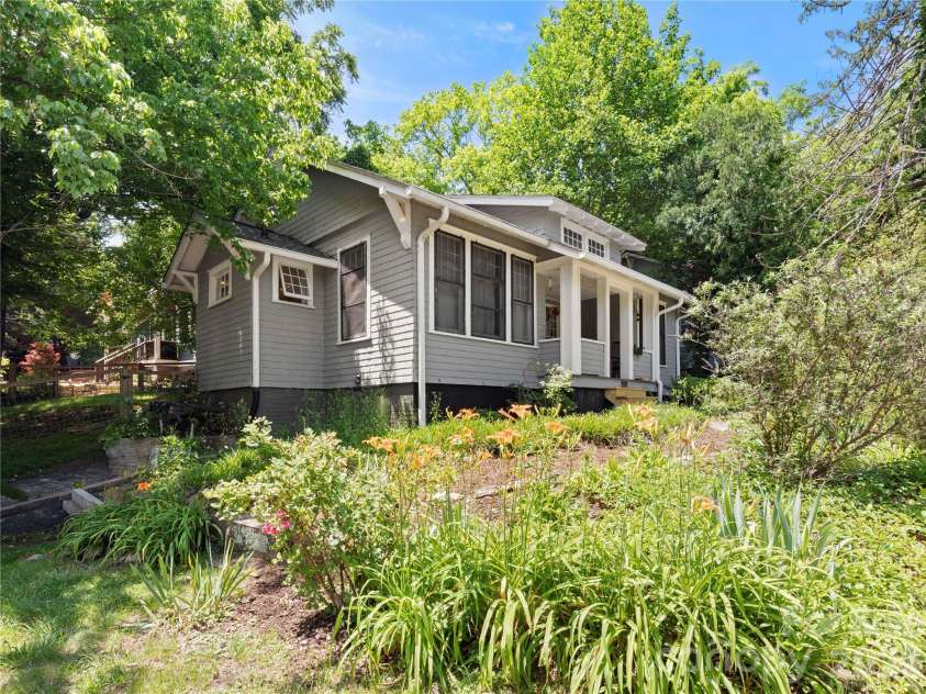 111 Annandale Avenue, Asheville, NC 28801.  MLS# CAR4388225, YatesRealty ID 28768. 