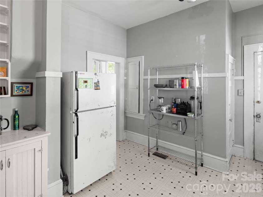 111 Annandale Avenue, Asheville, NC 28801.  MLS# CAR4388225, YatesRealty ID 28768. 