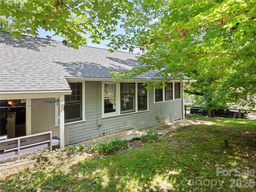111 Annandale Avenue, Asheville, NC 28801.  MLS# CAR4388225, YatesRealty ID 28768. 