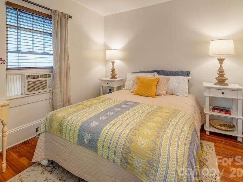 3 Irving Street, Asheville, NC 28804.  MLS# CAR4373596, YatesRealty ID 28769. 