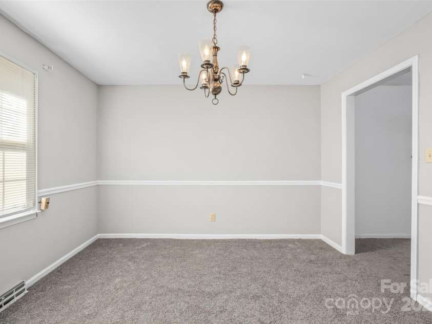 124 Kingston Avenue, Kernersville, NC 27284.  MLS# CAR4228099, YatesRealty ID 2877. 