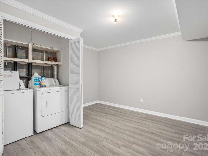 124 Kingston Avenue, Kernersville, NC 27284.  MLS# CAR4228099, YatesRealty ID 2877. 