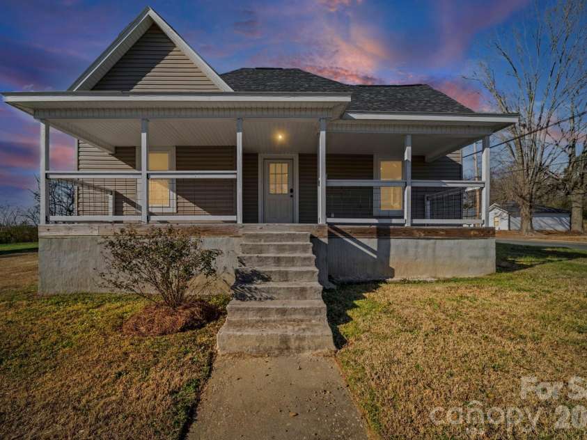 823 Hill Street, Albemarle, NC 28001.  MLS# CAR4331375, YatesRealty ID 2877. 