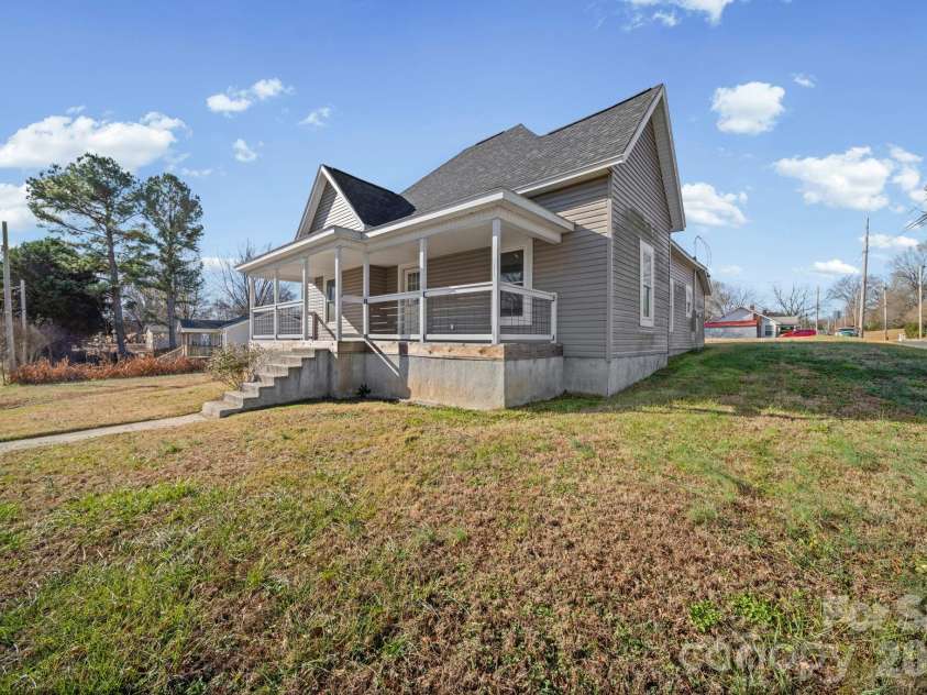 823 Hill Street, Albemarle, NC 28001.  MLS# CAR4331375, YatesRealty ID 2877. 