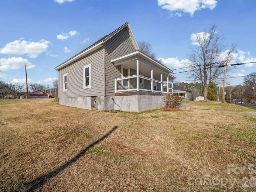 823 Hill Street, Albemarle, NC 28001.  MLS# CAR4331375, YatesRealty ID 2877. 