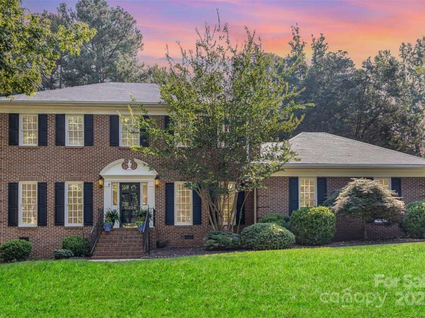 10329 Hollybrook Drive, Charlotte, NC 28277.  MLS# CAR4278572, YatesRealty ID 28770. 