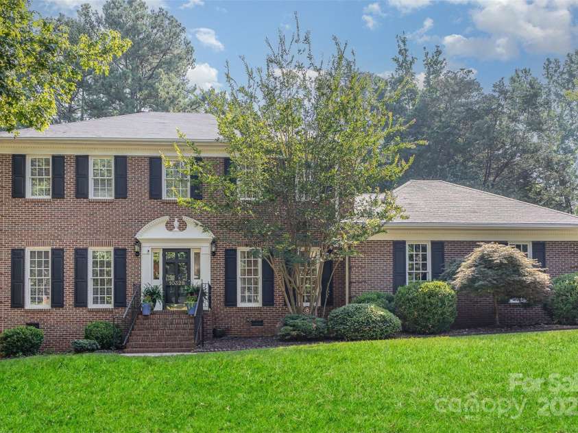 10329 Hollybrook Drive, Charlotte, NC 28277.  MLS# CAR4278572, YatesRealty ID 28770. 