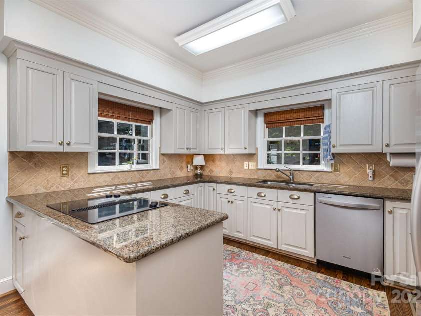 10329 Hollybrook Drive, Charlotte, NC 28277.  MLS# CAR4278572, YatesRealty ID 28770. 