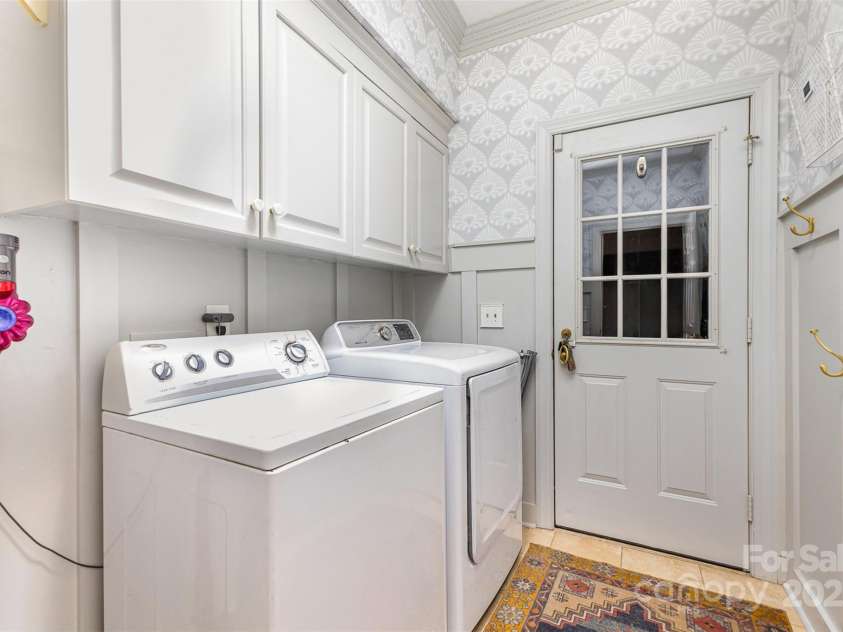 10329 Hollybrook Drive, Charlotte, NC 28277.  MLS# CAR4278572, YatesRealty ID 28770. 