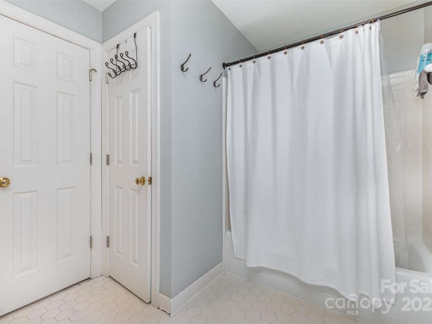 10329 Hollybrook Drive, Charlotte, NC 28277.  MLS# CAR4278572, YatesRealty ID 28770. 