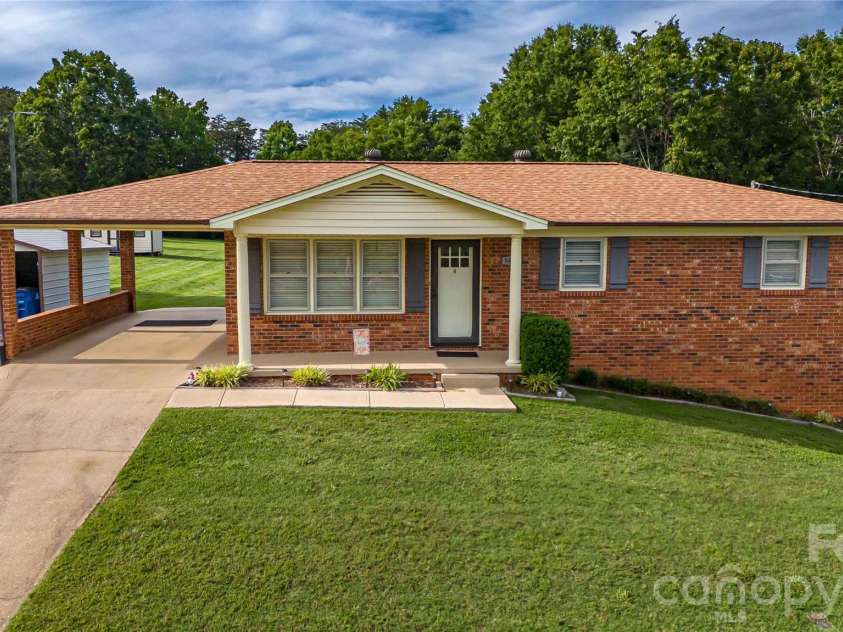3461 Greentree Acres Road, Valdese, NC 28690.  MLS# CAR4383607, YatesRealty ID 28770. 
