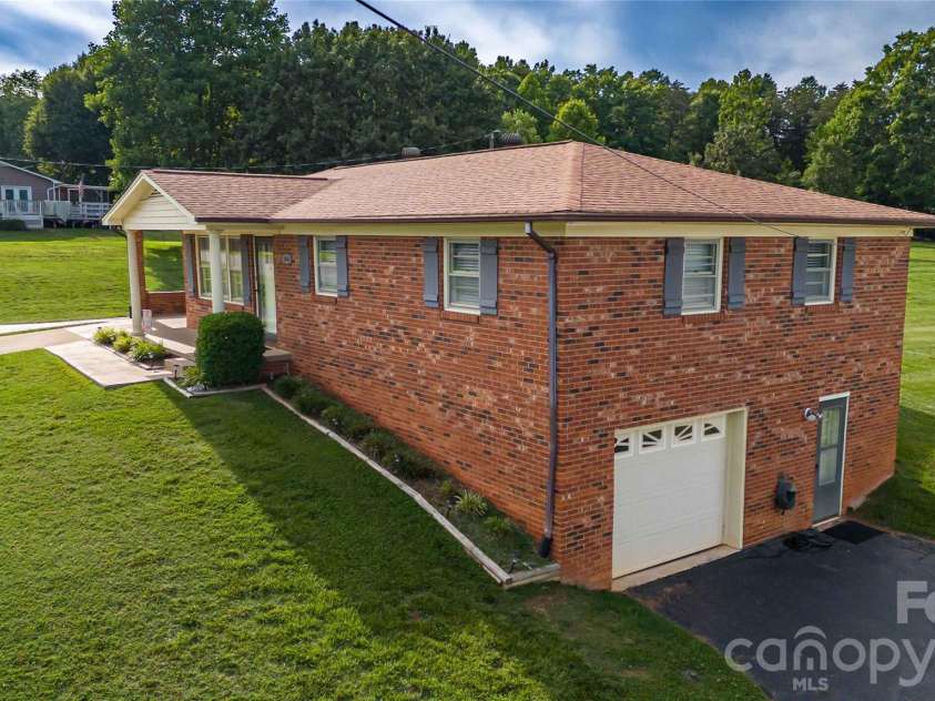 3461 Greentree Acres Road, Valdese, NC 28690.  MLS# CAR4383607, YatesRealty ID 28770. 