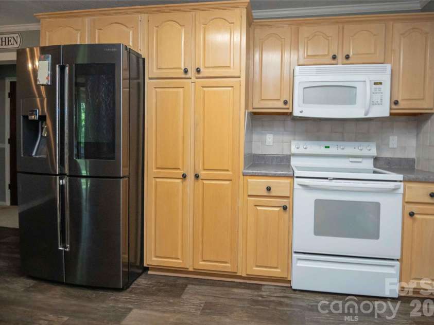 3461 Greentree Acres Road, Valdese, NC 28690.  MLS# CAR4383607, YatesRealty ID 28770. 