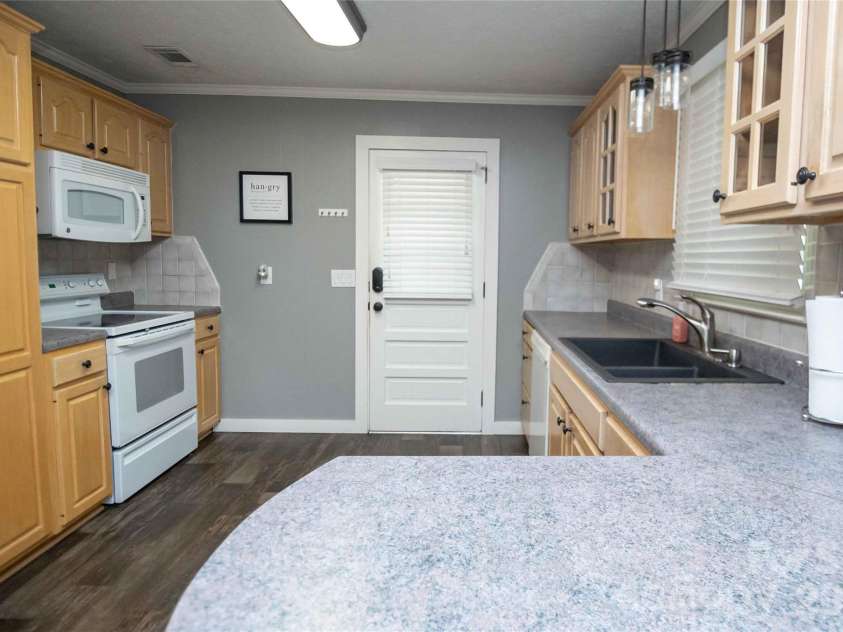 3461 Greentree Acres Road, Valdese, NC 28690.  MLS# CAR4383607, YatesRealty ID 28770. 