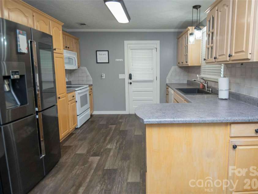 3461 Greentree Acres Road, Valdese, NC 28690.  MLS# CAR4383607, YatesRealty ID 28770. 