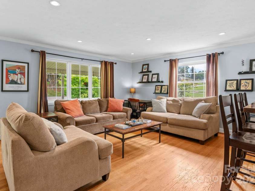 27 Dixon Terrace, Candler, NC 28715.  MLS# CAR4259784, YatesRealty ID 28771. 
