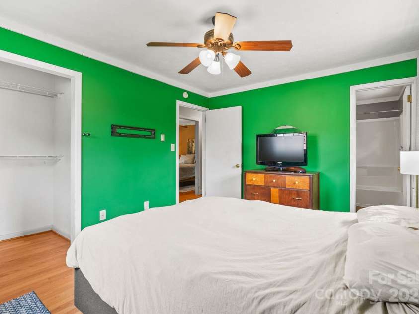 27 Dixon Terrace, Candler, NC 28715.  MLS# CAR4259784, YatesRealty ID 28771. 