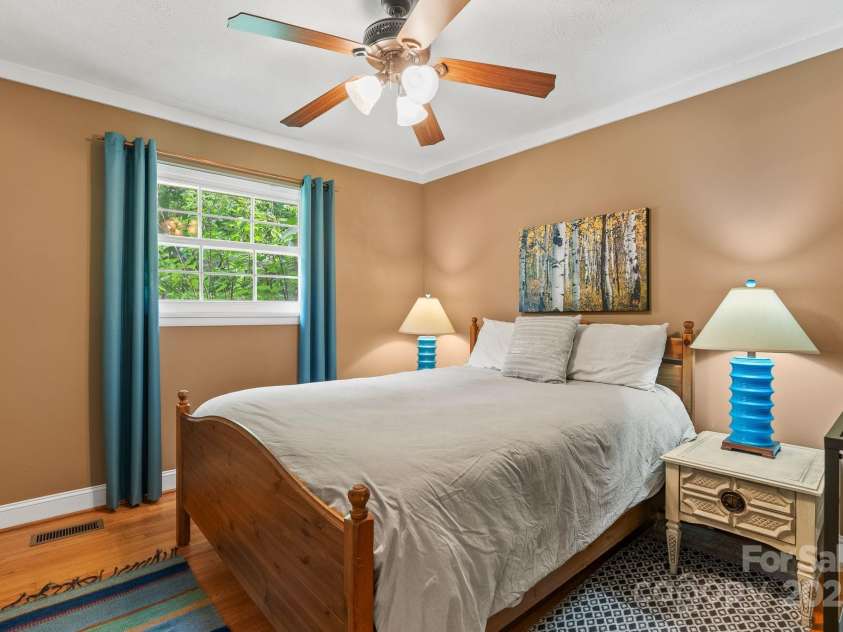 27 Dixon Terrace, Candler, NC 28715.  MLS# CAR4259784, YatesRealty ID 28771. 