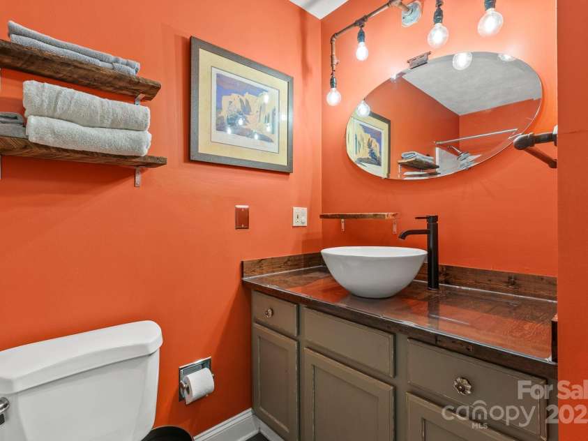 27 Dixon Terrace, Candler, NC 28715.  MLS# CAR4259784, YatesRealty ID 28771. 