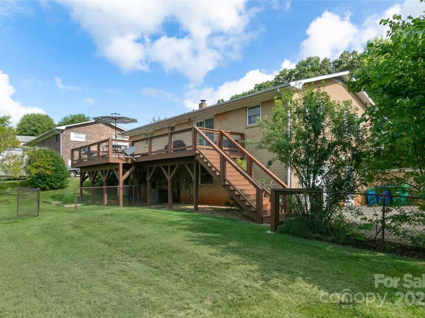 27 Dixon Terrace, Candler, NC 28715.  MLS# CAR4259784, YatesRealty ID 28771. 