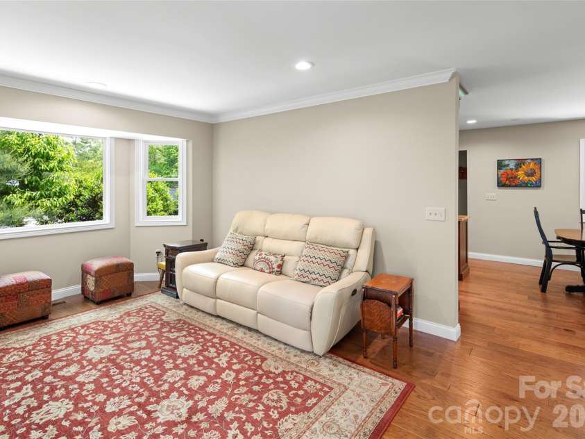 2750 Leucothae Way, Hendersonville, NC 28791.  MLS# CAR4390893, YatesRealty ID 28772. 