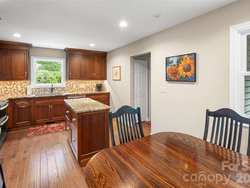 2750 Leucothae Way, Hendersonville, NC 28791.  MLS# CAR4390893, YatesRealty ID 28772. 