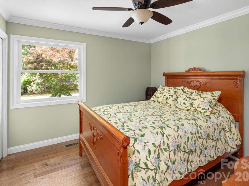 2750 Leucothae Way, Hendersonville, NC 28791.  MLS# CAR4390893, YatesRealty ID 28772. 