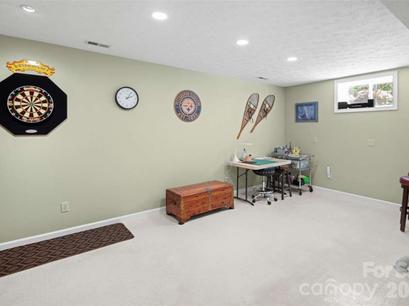 2750 Leucothae Way, Hendersonville, NC 28791.  MLS# CAR4390893, YatesRealty ID 28772. 