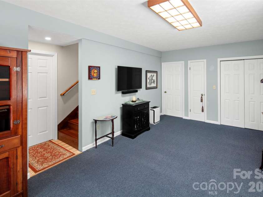 2750 Leucothae Way, Hendersonville, NC 28791.  MLS# CAR4390893, YatesRealty ID 28772. 