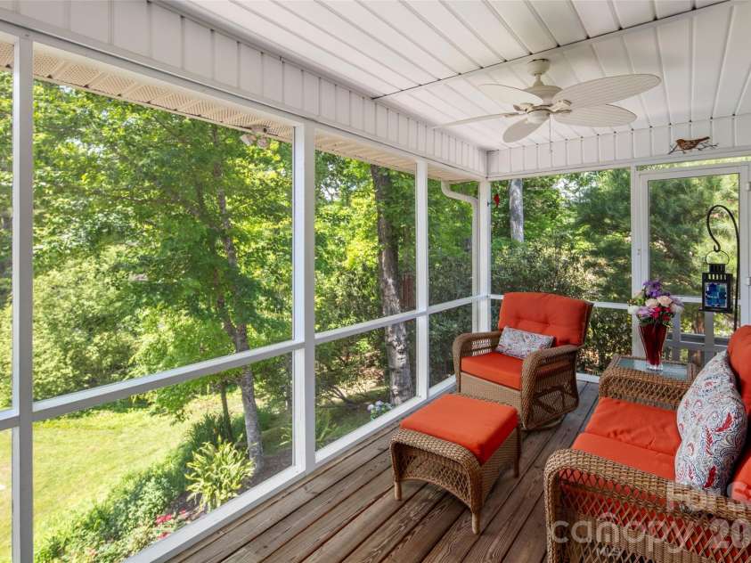 2750 Leucothae Way, Hendersonville, NC 28791.  MLS# CAR4390893, YatesRealty ID 28772. 