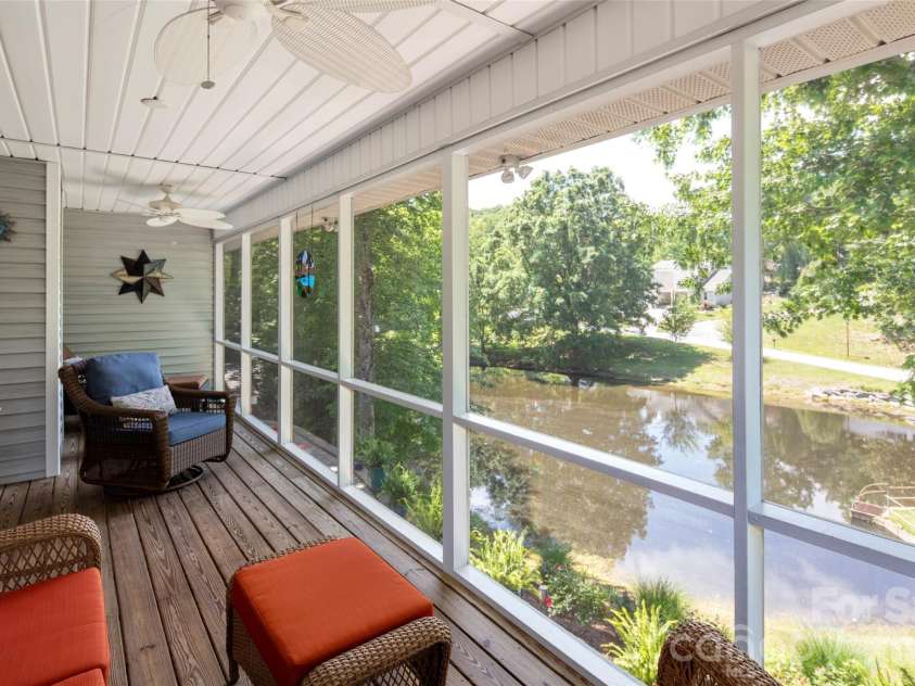 2750 Leucothae Way, Hendersonville, NC 28791.  MLS# CAR4390893, YatesRealty ID 28772. 