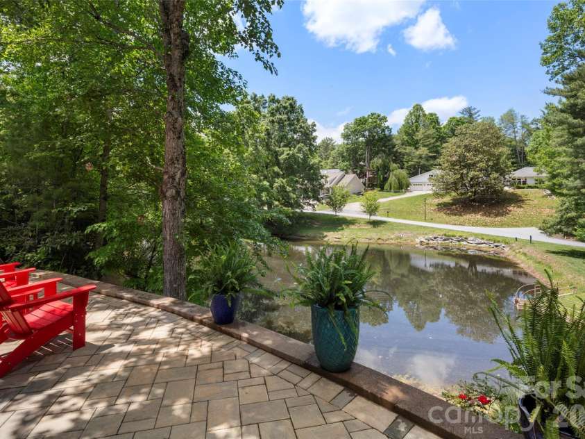 2750 Leucothae Way, Hendersonville, NC 28791.  MLS# CAR4390893, YatesRealty ID 28772. 