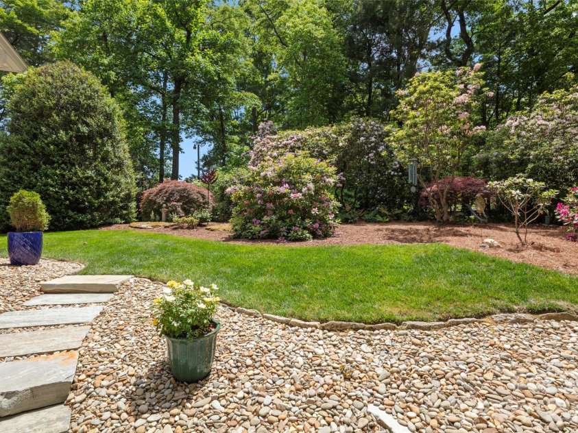 2750 Leucothae Way, Hendersonville, NC 28791.  MLS# CAR4390893, YatesRealty ID 28772. 