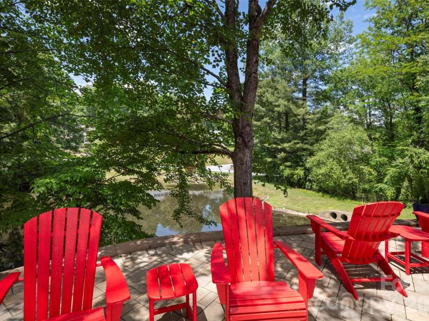 2750 Leucothae Way, Hendersonville, NC 28791.  MLS# CAR4390893, YatesRealty ID 28772. 