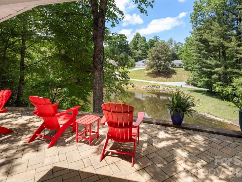 2750 Leucothae Way, Hendersonville, NC 28791.  MLS# CAR4390893, YatesRealty ID 28772. 