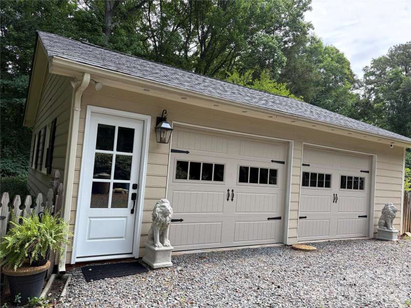 2249 Greenbrook Parkway, Matthews, NC 28104.  MLS# CAR4386765, YatesRealty ID 28774. 