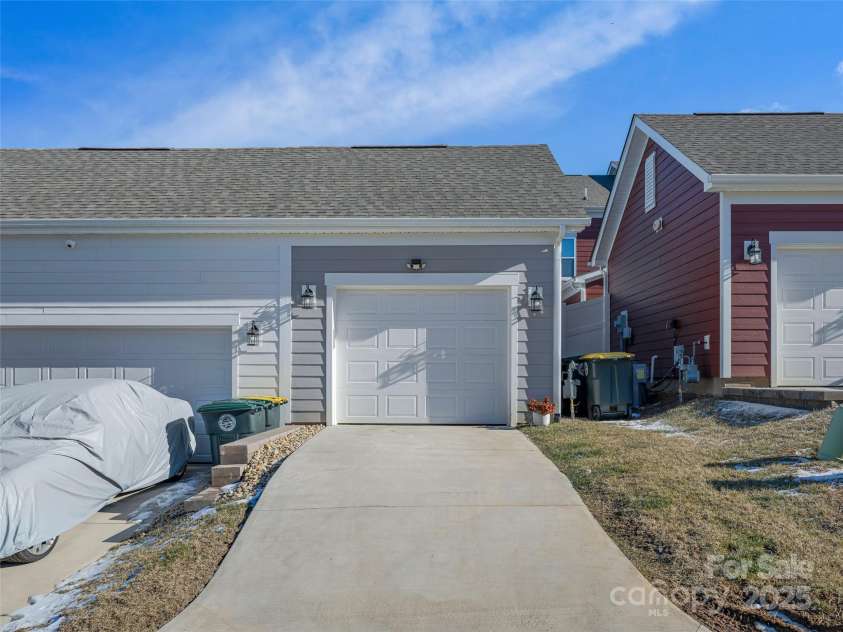 56 Walnut Springs Drive, Asheville, NC 28804.  MLS# CAR4214211, YatesRealty ID 28774. 