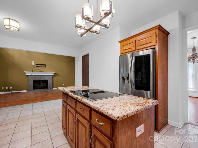 5138 Foxbriar Trail, Charlotte, NC 28269.  MLS# CAR4277811, YatesRealty ID 28778. 