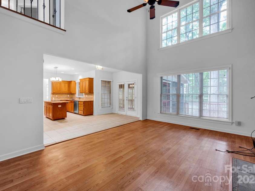5138 Foxbriar Trail, Charlotte, NC 28269.  MLS# CAR4277811, YatesRealty ID 28778. 