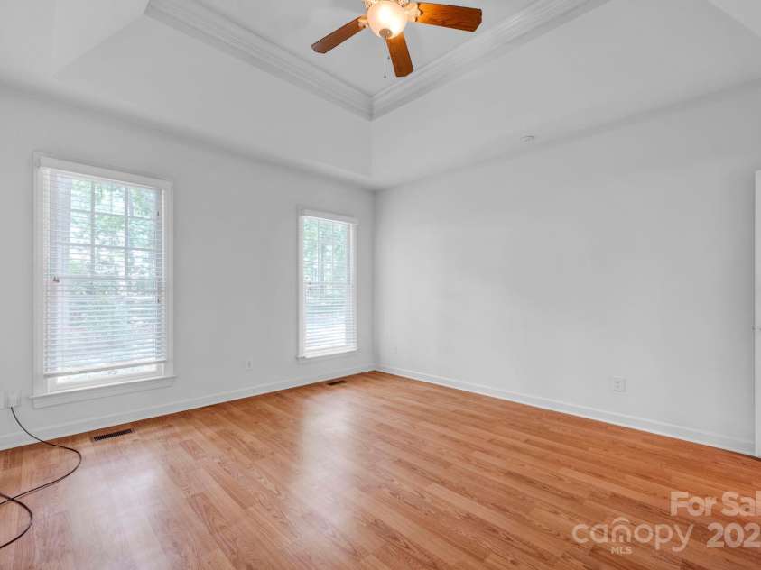 5138 Foxbriar Trail, Charlotte, NC 28269.  MLS# CAR4277811, YatesRealty ID 28778. 