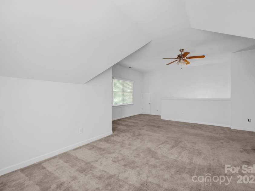 5138 Foxbriar Trail, Charlotte, NC 28269.  MLS# CAR4277811, YatesRealty ID 28778. 