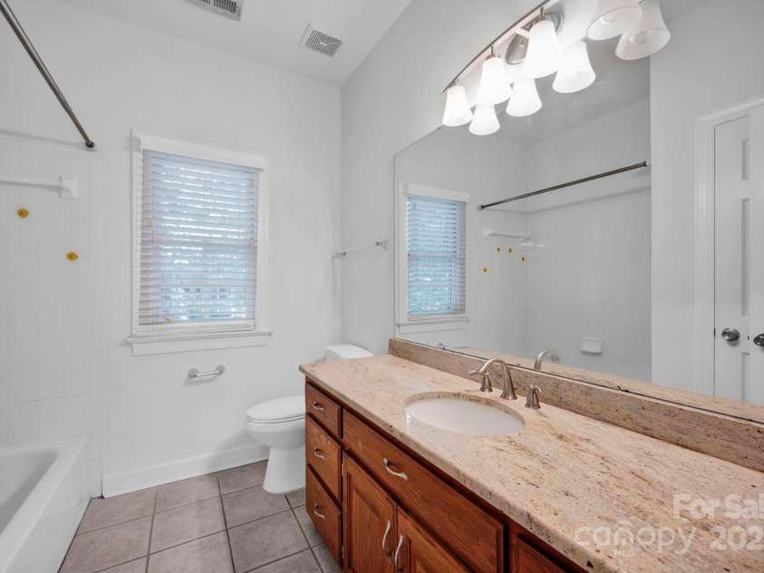 5138 Foxbriar Trail, Charlotte, NC 28269.  MLS# CAR4277811, YatesRealty ID 28778. 